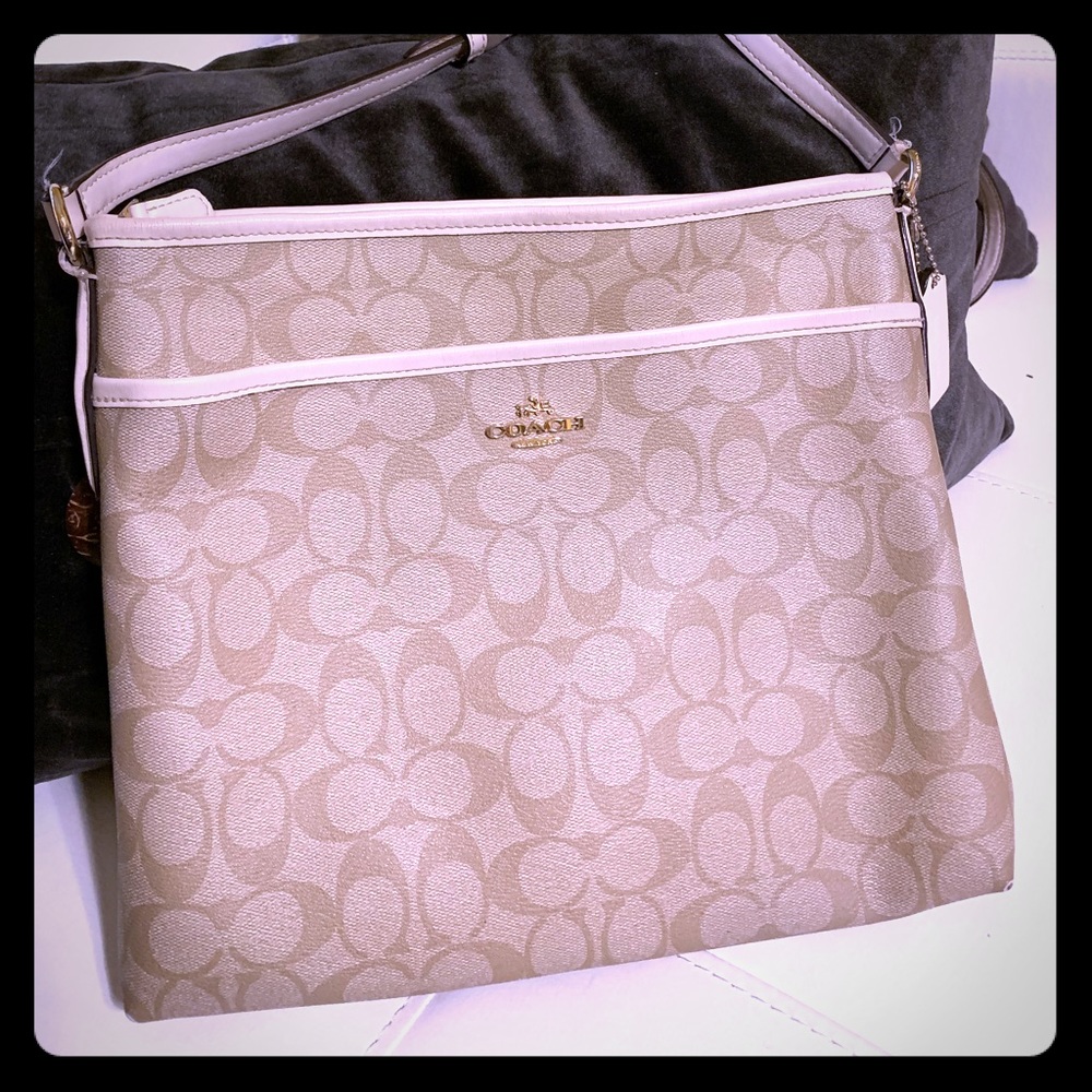 Coach crossbody purse.
